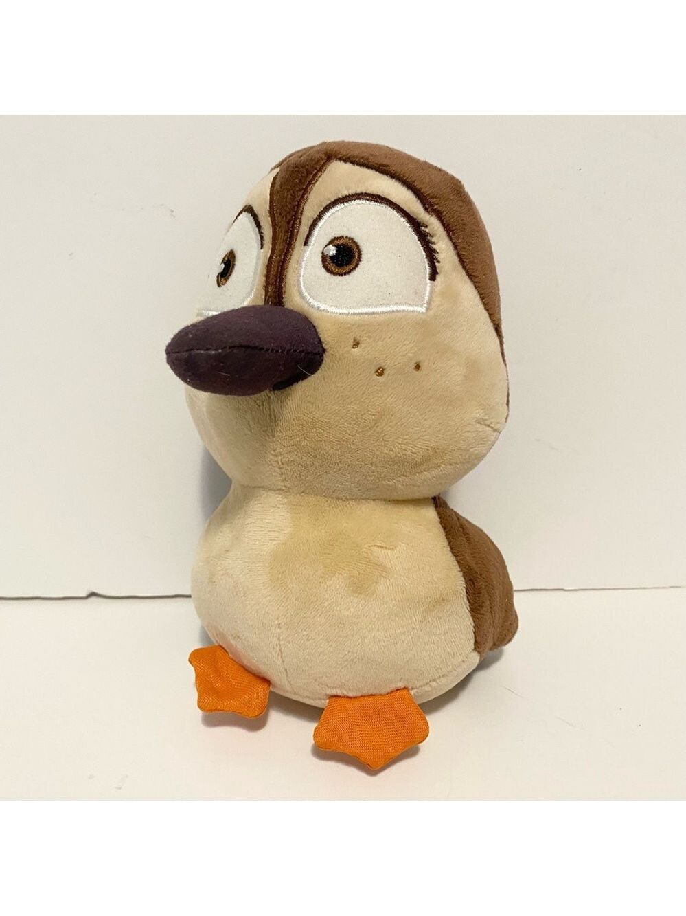 Universal Studios 2023 Migration Gwen Mallard 7” Plush Illumination Movie Toy